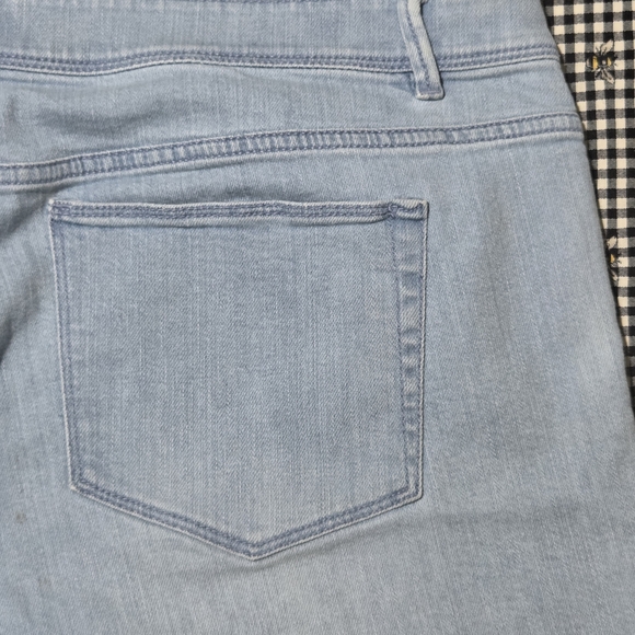 J. Jill Authentic Fit Cropped Jeans - Picture 10 of 15